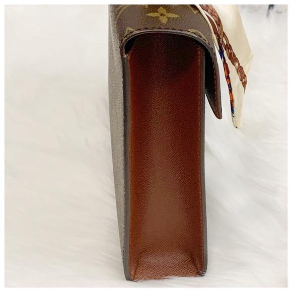 LOUIS VUITTON Malesherbes Monogram - Picture 6 of 12